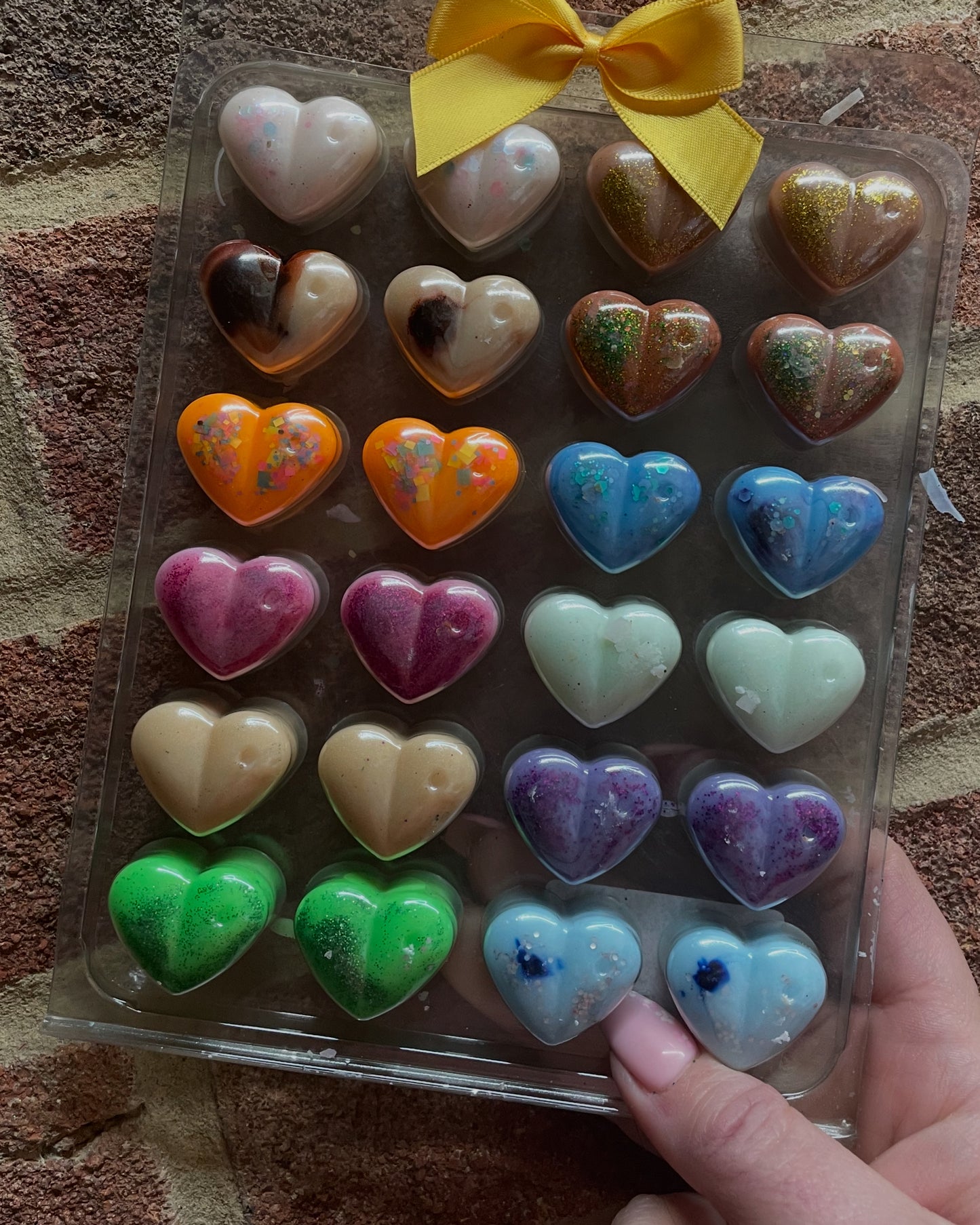 24 heart wax melt clamshell