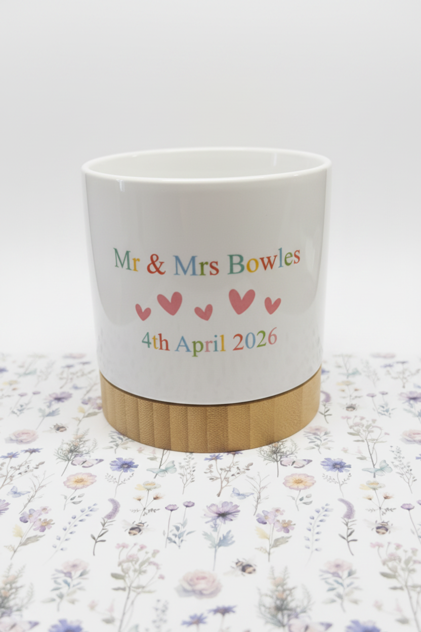 Plant pots with bamboo base