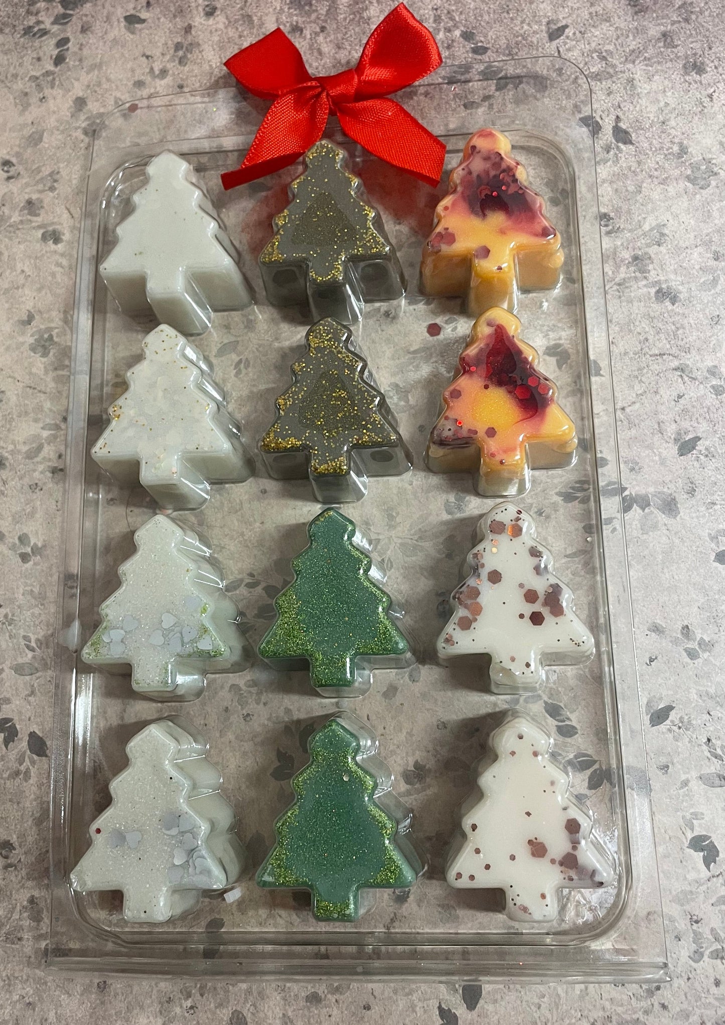 Christmas tree clam shell