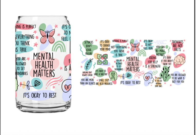 Glass lidded tumbler with UV DTF design