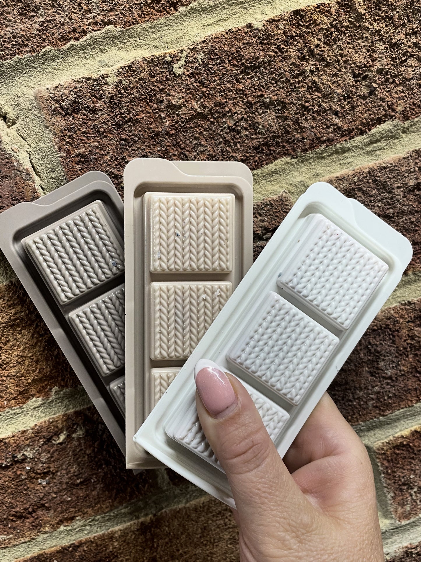Special offer 🤩 three knitted cosy clamshells in autumn scents