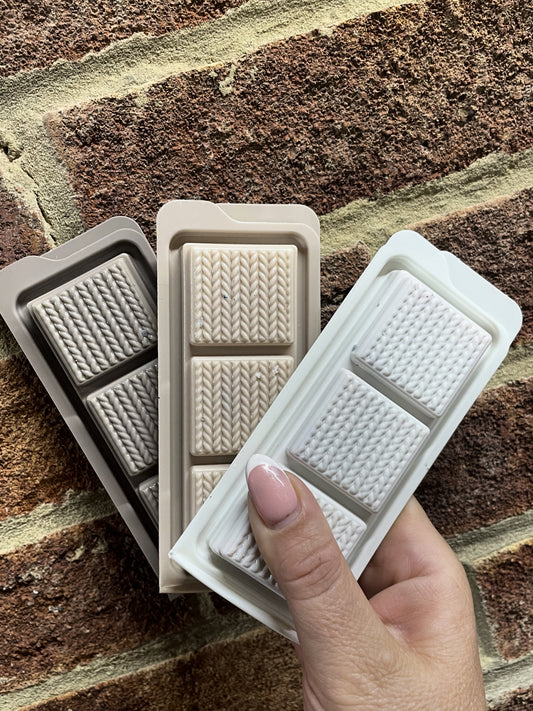 Special offer 🤩 three knitted cosy clamshells in autumn scents