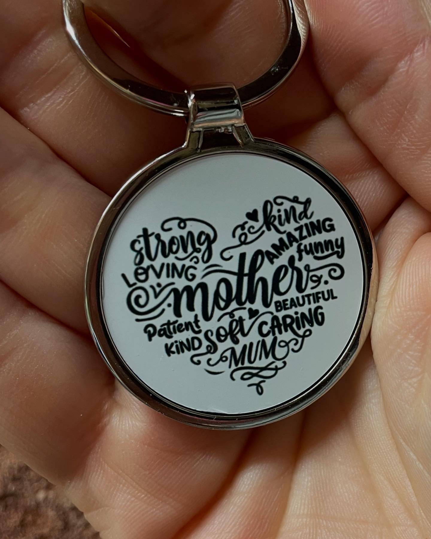 Round , metal keyrings