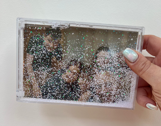 Snow globe effect photo frame