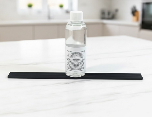 Reed diffuser refill oil (100ml) plus 5 black reeds